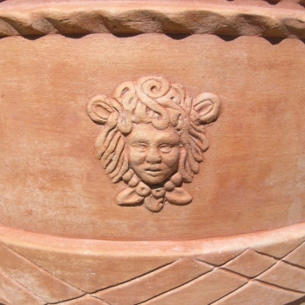 Pot de fleurs haut et richement décoré en terre cuite d’Impruneta –Conca snella anticia